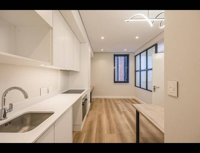 1 BEDROOM APARTMENT FOR SALE IN CAPE TOWN CITY CENTRE